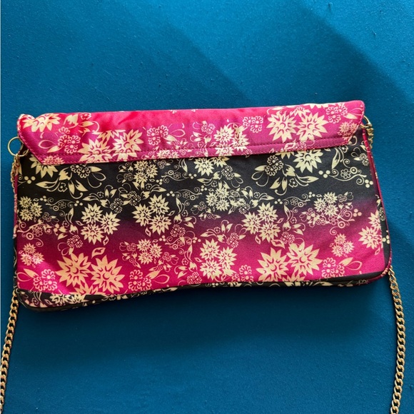 J.Renee Red and Gold Sandals with Matching Clutch - Picture 6 of 6